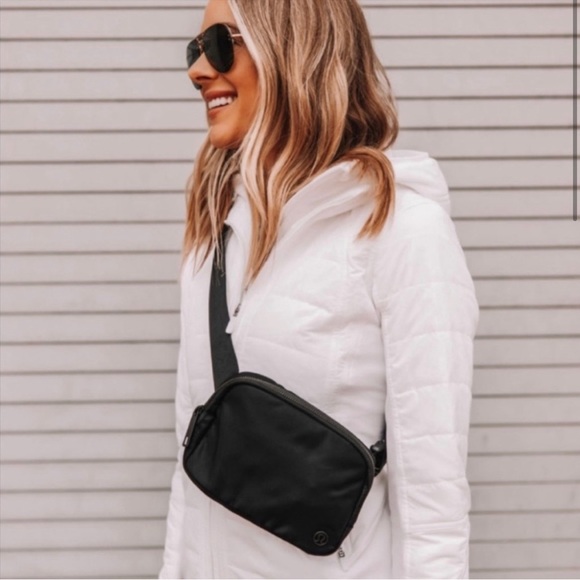 Lululemon everywhere belt bag black one size - Picture 2 of 6